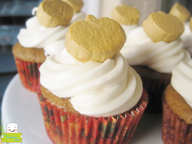 Pumpkin Spice Cupcake with Cream Cheese Frosting_TheMarshmallowStudio