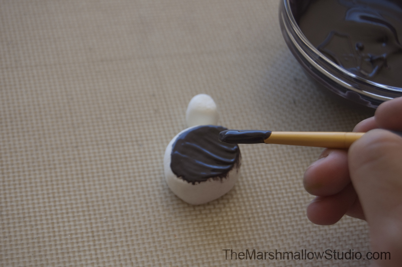 DIY - 10 ways to make Halloween cupcake toppers with marshmallows. Tutorial by TheMarshmallowStudio.com for KRAFT Jet-Puffed Marshmallows